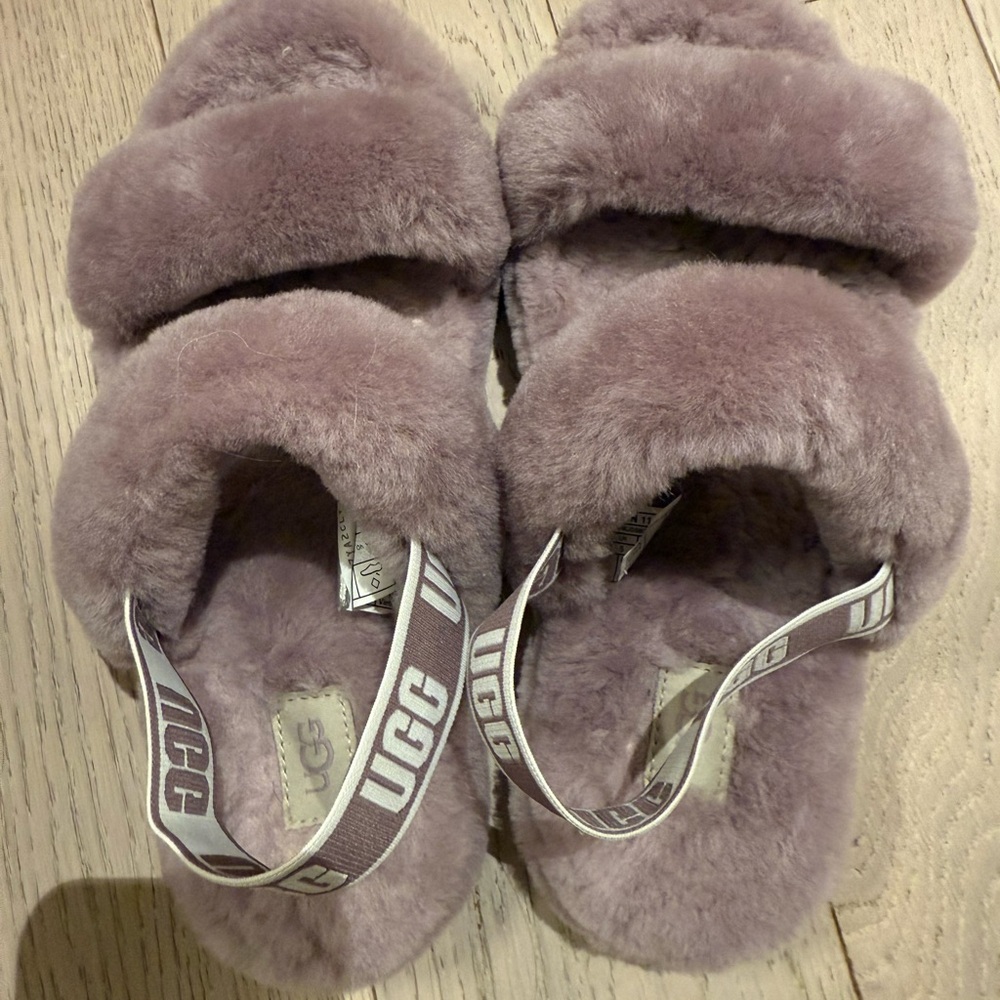UGG Fluffy Slippers in purple